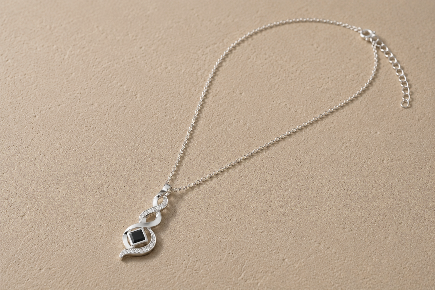 Necklace Sirr | قالدة السر